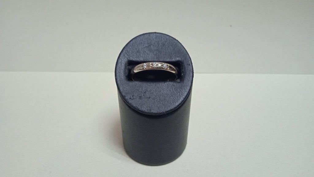 Золотое кольцо 1,98 гр