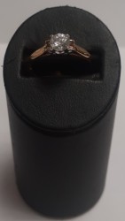 Золотое кольцо с камнем   1,73 гр.
