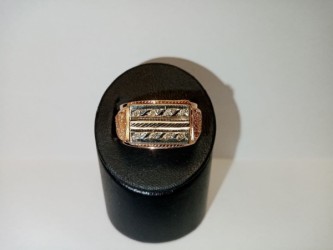 Золотое кольцо с бриллиантами 4,63 гр.