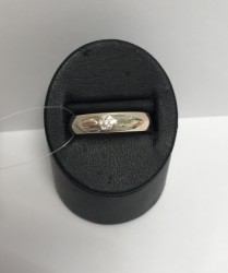 Золотое кольцо 2,97 гр