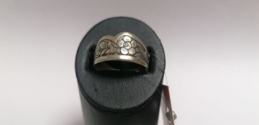 Серебряное кольцо 3,05гр