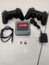 Игровая консоль Vayava Gamebox G7 в стиле ретро.