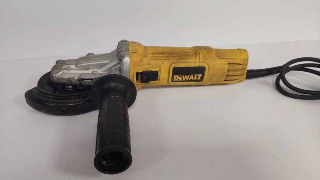 УШМ DEWALT DWE4157F-QS