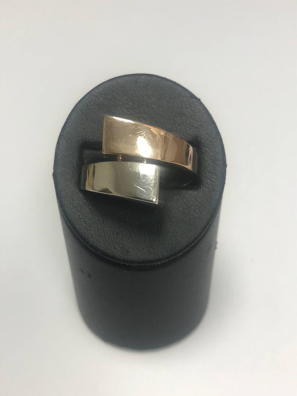Золотое кольцо 5,94 гр