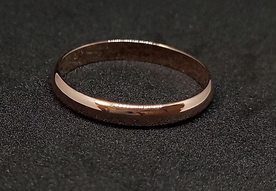 Золотое кольцо 2,31 гр.