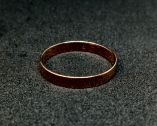 Золотое кольцо 2,82 гр