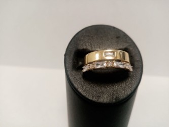 Золотое кольцо 1,94 гр.