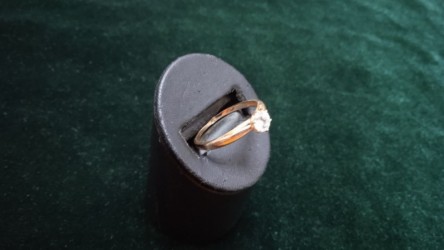 Золотое кольцо 1,74 гр