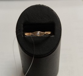 Золотое кольцо с бриллиантом 1,52  гр.