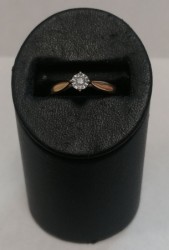 Золотое кольцо с бриллиантом 1,39 гр.