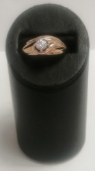 Золотое кольцо с камнем 1,65 гр.