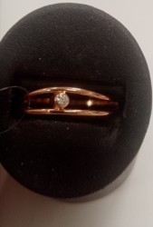 золотое кольцо с бриллиантом 1,98 гр