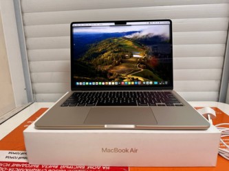 Ноутбук Apple MacBook Air 13 8/256Gb