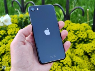 Смартфон Apple iPhone SE 2020